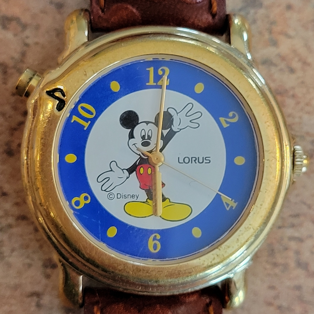 Disney Store Mickey Mouse Watch w/ Original Case ~ LORUS ~ Leather Strap ~ Y2K